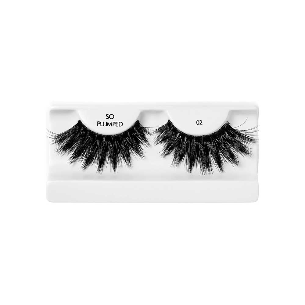 IS02_extra_003 "I-ENVY So Plumped Strip Lashes, additional product view 3."
