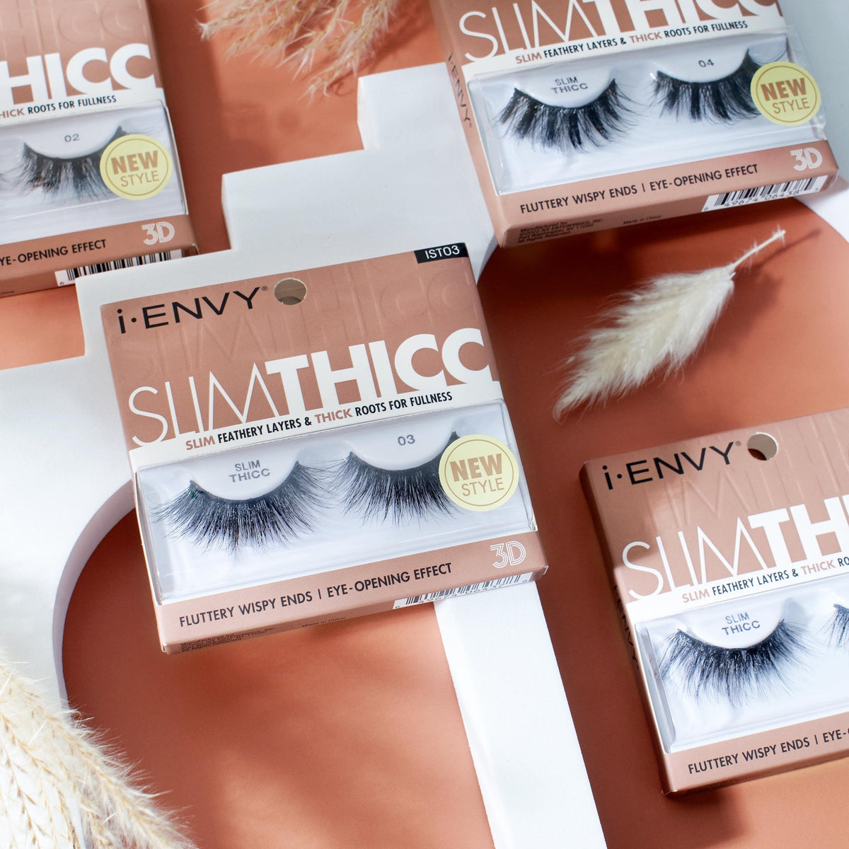IST01_extra_005 "I-ENVY Slim Thicc Strip Lashes, additional product view 5."