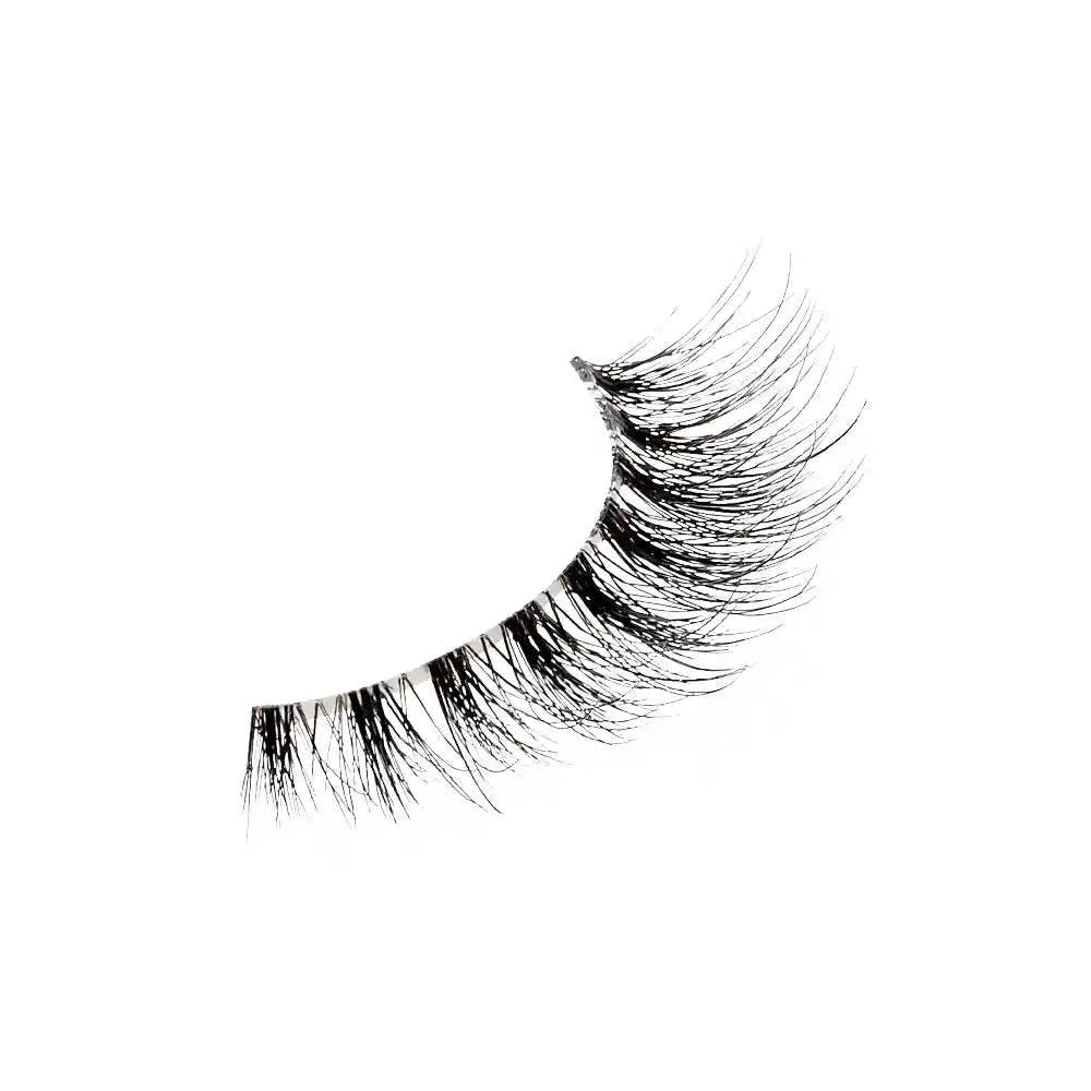ITC01_extra_003 "I-ENVY Classic Timeless Wispy Strip Lashes, additional product view 3."