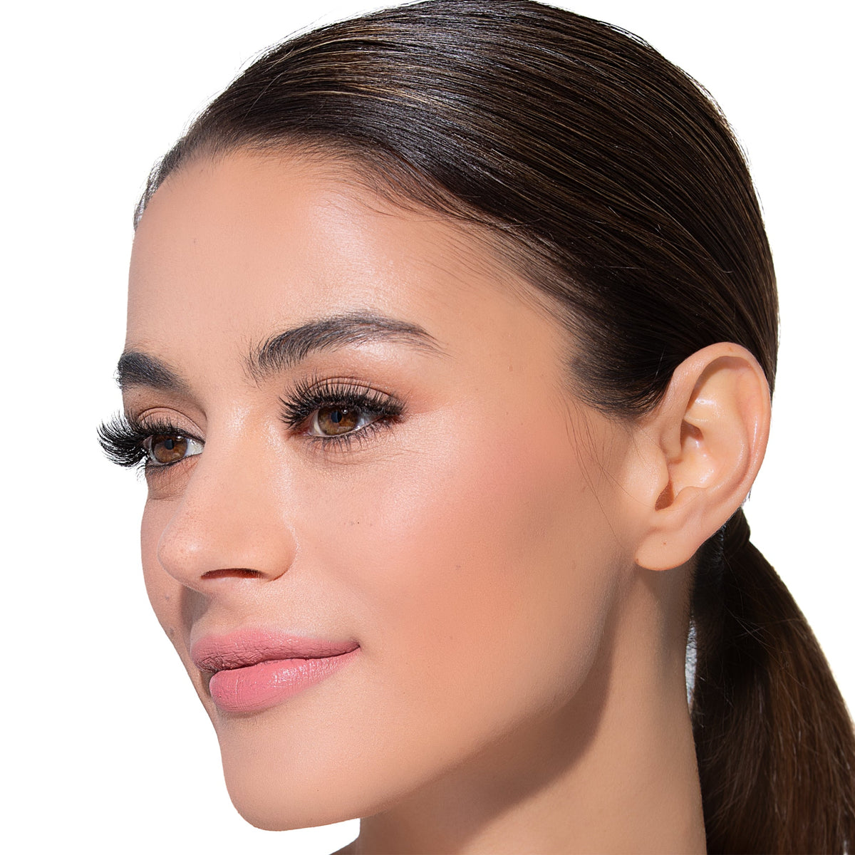 VRS01_extra_001 "VLuxe By iENVY Royal Muse Strip Lashes product view."