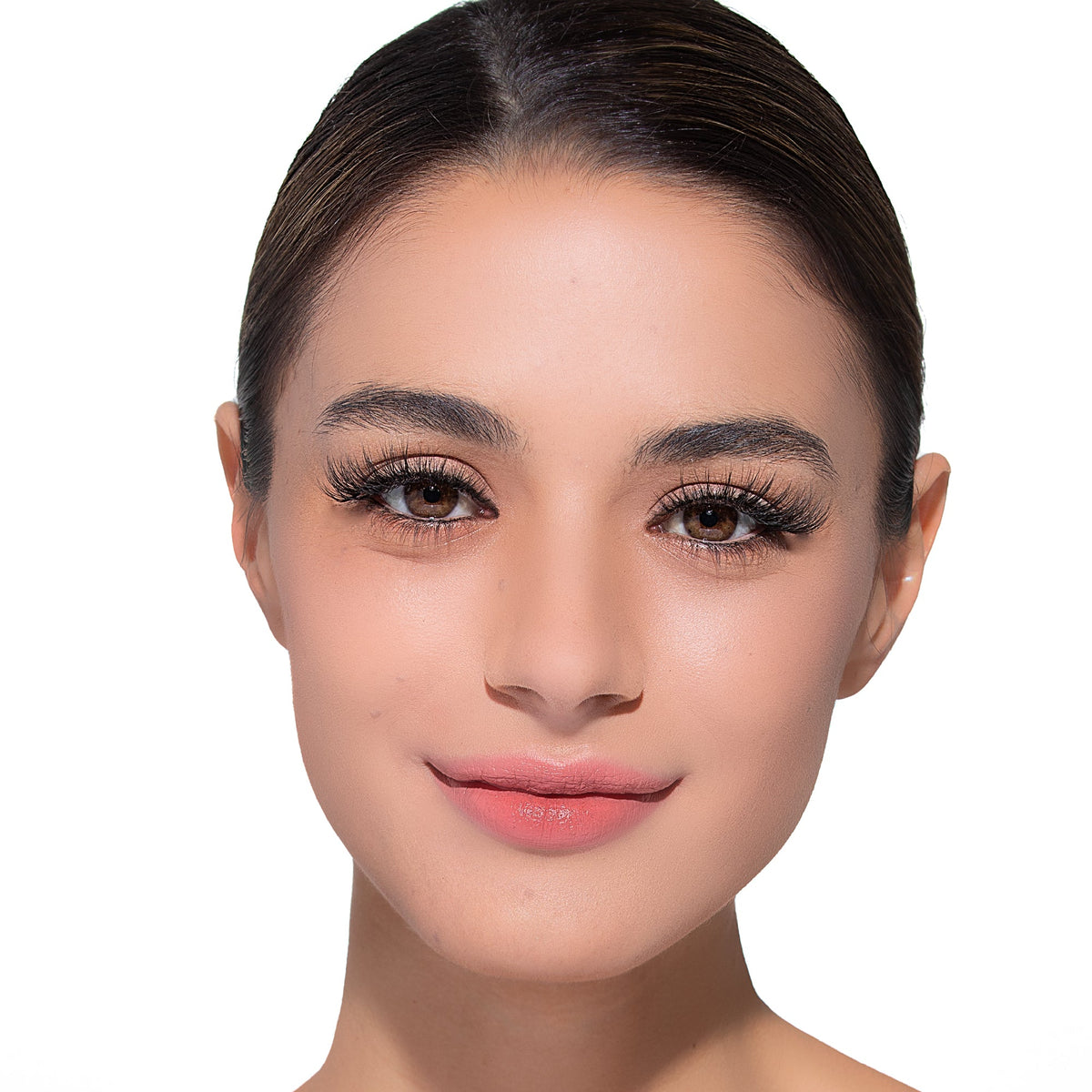 VRS03_extra_001 "VLuxe By iENVY Royal Muse Strip Lashes product view."