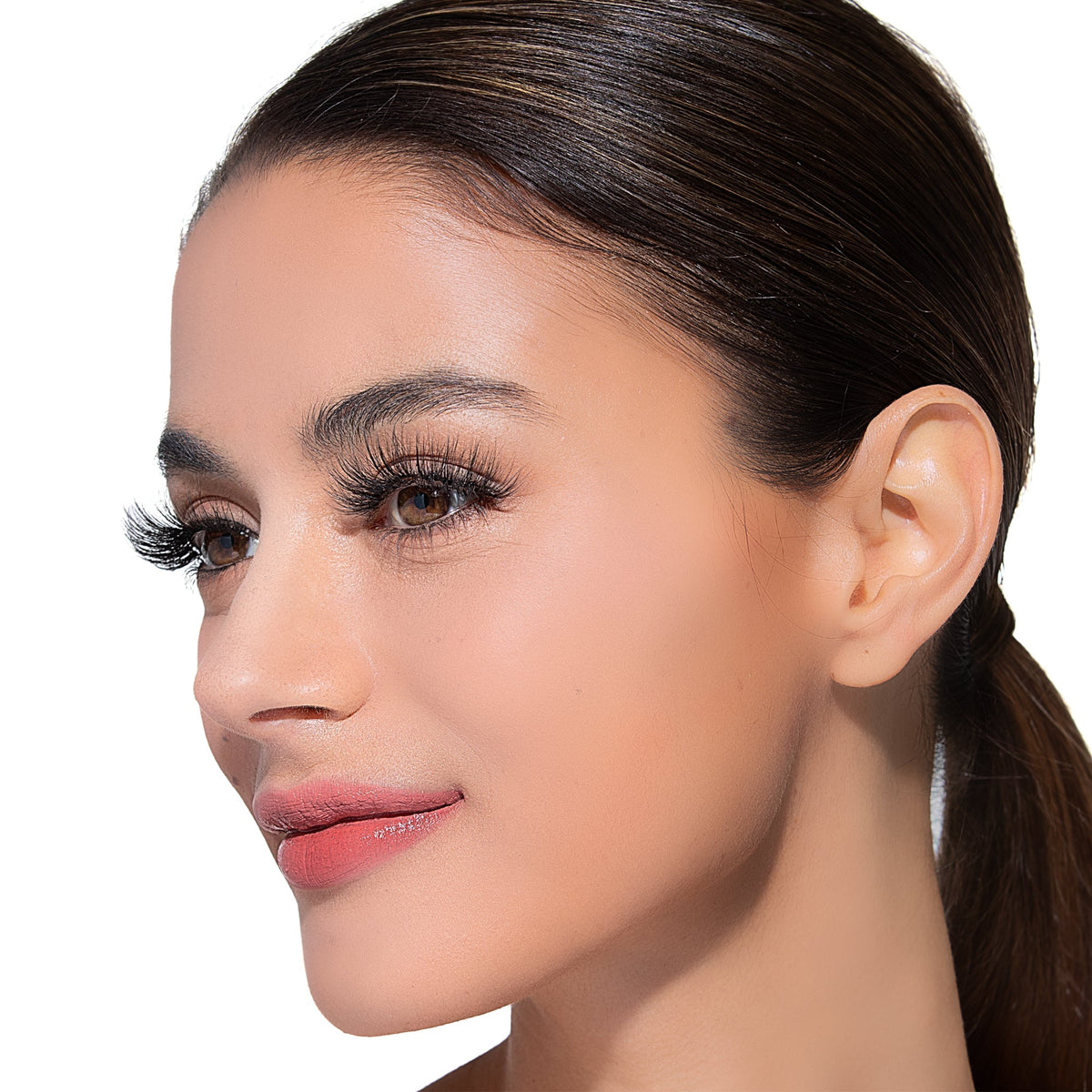 VRS04_extra_002 "VLuxe By iENVY Royal Muse Strip Lashes product view."