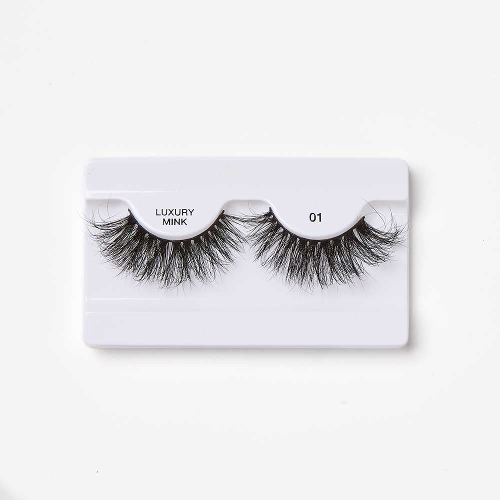 KMIN01_extra_001 "I-ENVY Luxury Mink Strip Lashes (20mm), additional product view 1."