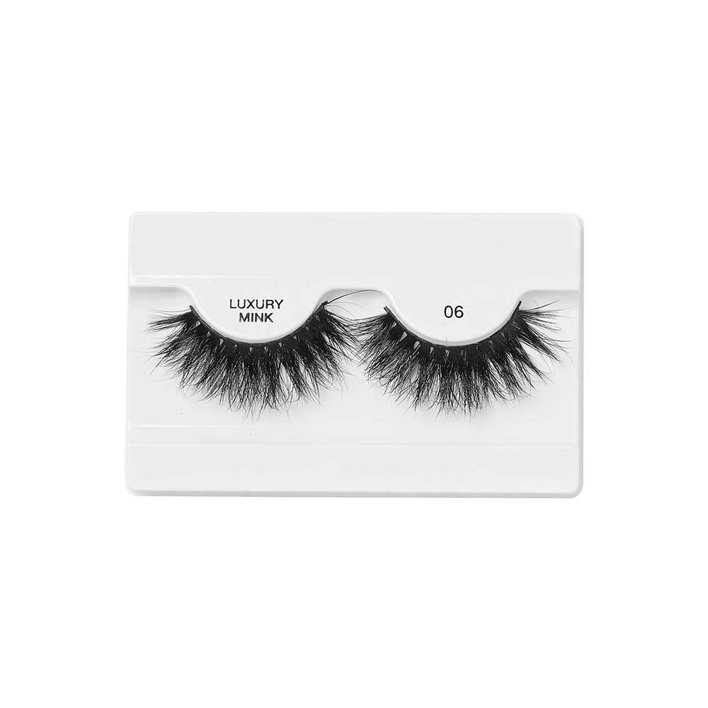 KMIN06_extra_001 "I-ENVY Luxury Mink Strip Lashes (20mm), additional product view 1."
