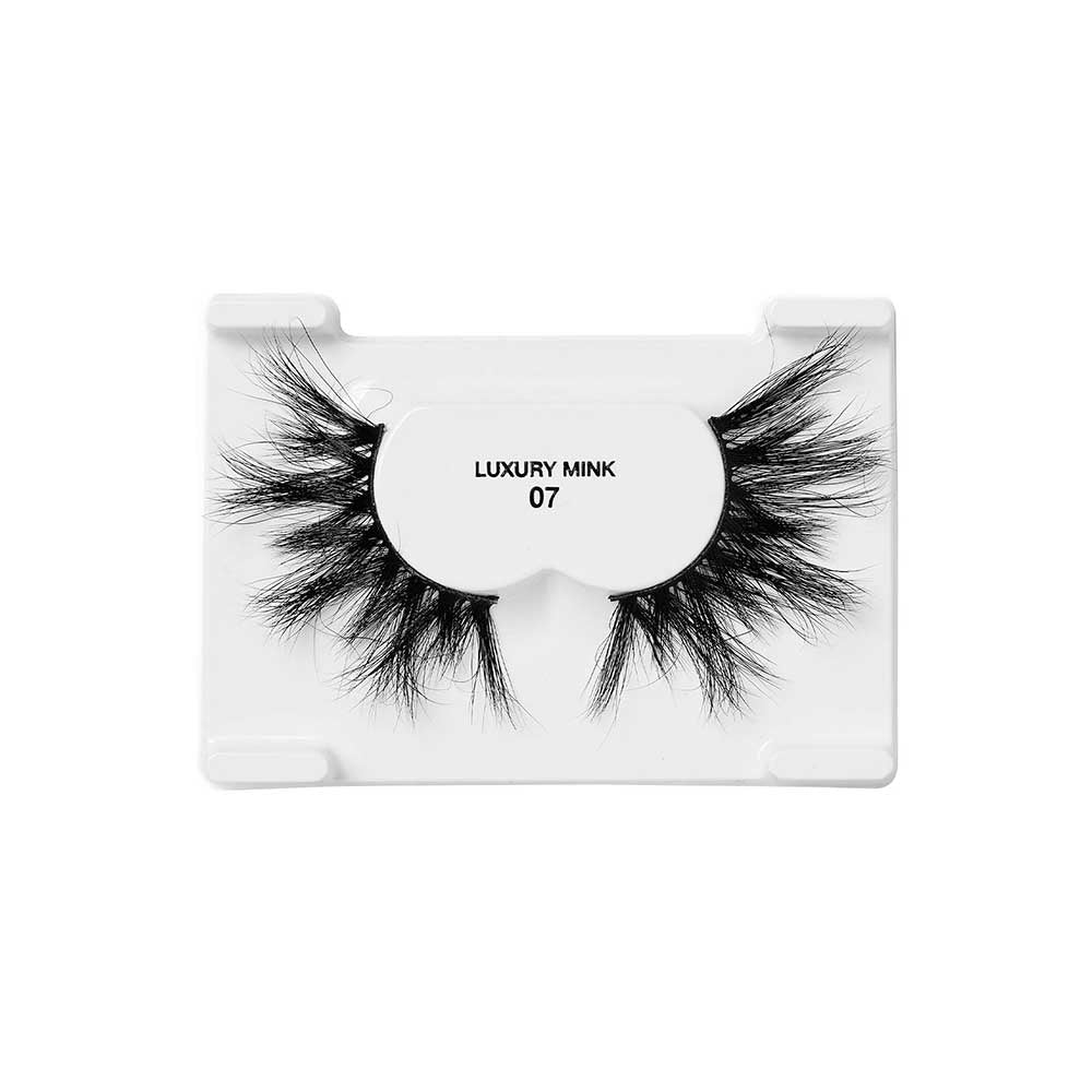 KMIN07_extra_003 "I-ENVY Luxury Mink Strip Lashes (25mm), additional product view 3."