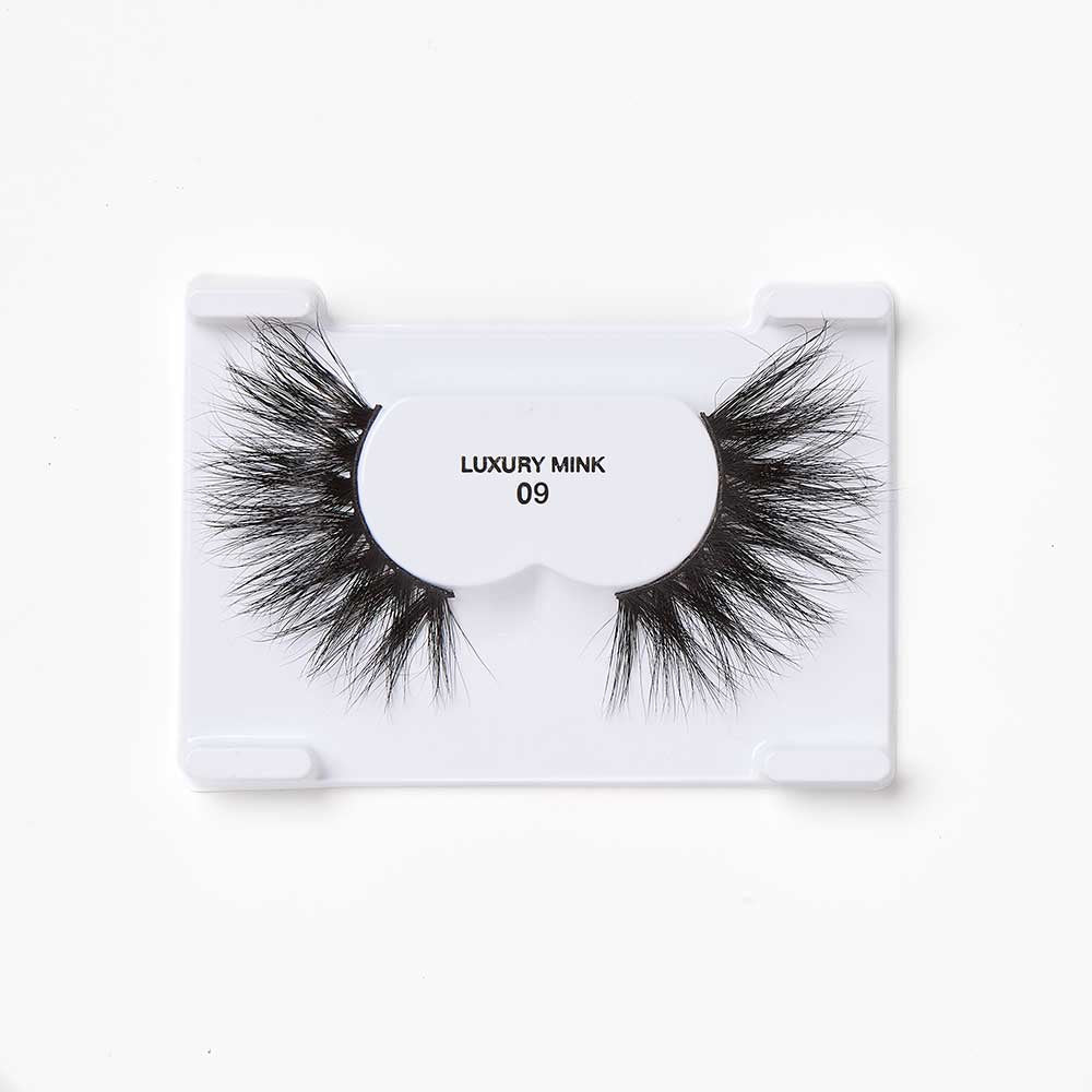 KMIN09_extra_003 "I-ENVY Luxury Mink Strip Lashes (25mm), additional product view 3."