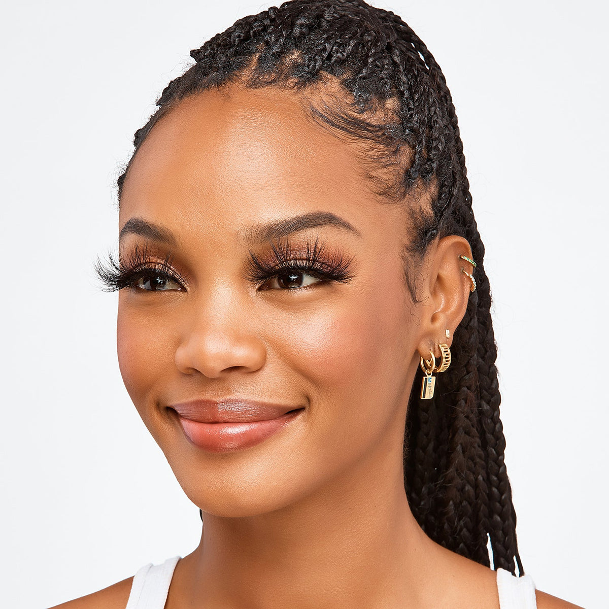 KMIN11_extra_001 "I-ENVY Luxury Mink Strip Lashes (25mm) in #11, additional product view 1."