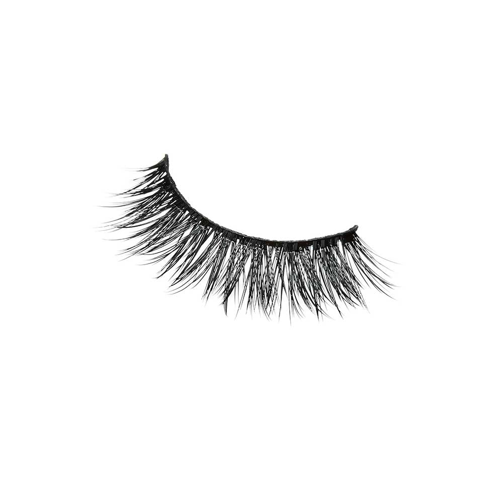 KPEI02_extra_003 "I-ENVY 3D Chic Strip Lashes, additional product view 3."