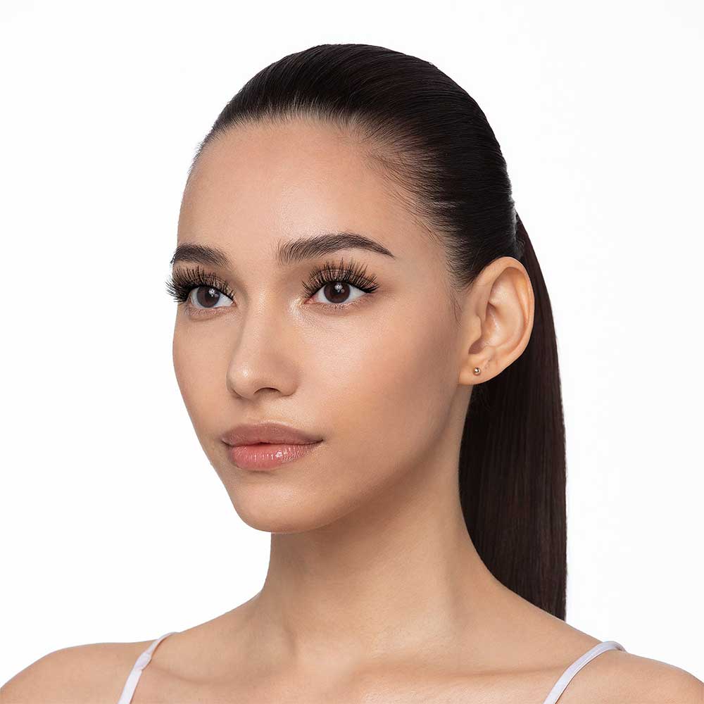 KPEI03_extra_001 "I-ENVY 3D Chic Strip Lashes, additional product view 1."