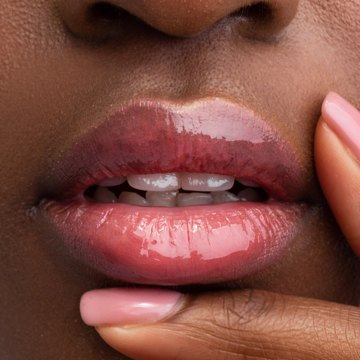 Nicka K Lip Gel, glossy lips close-up