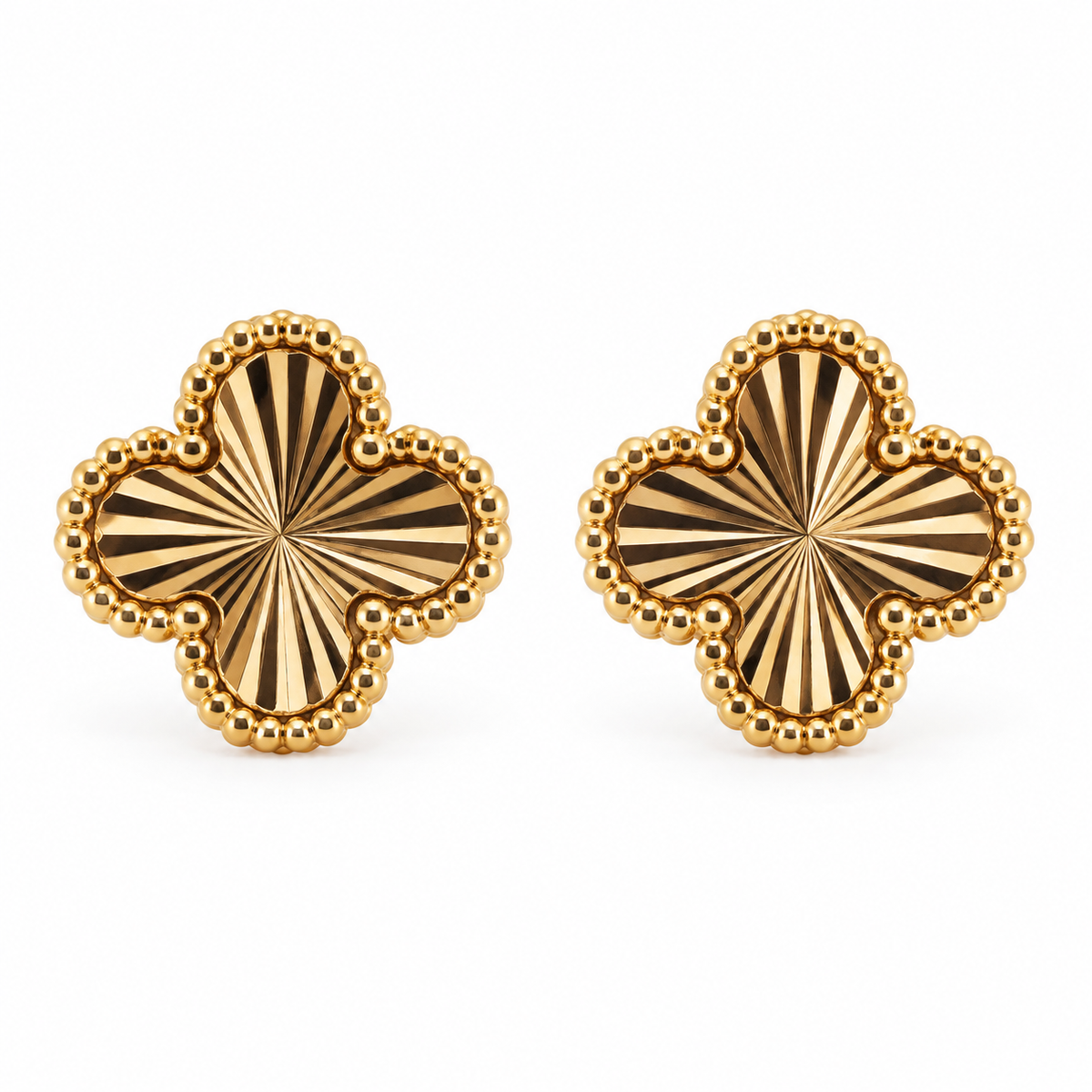 The One gold-tone clover stud earrings, design 02 (CVEG02)